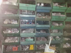 per cessata attivita offresi attrezzature e materiali