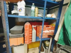 per cessata attivita offresi attrezzature e materiali