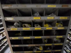 1#6777 Pezzi di ricambio di parti meccaniche e carrozzeria di autoveicoli Man