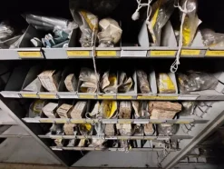 1#6777 Pezzi di ricambio di parti meccaniche e carrozzeria di autoveicoli Man