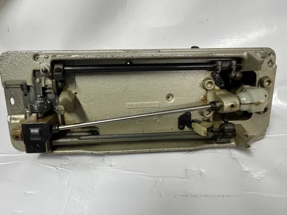 PFAFF 138 zig zag Like New Conditions