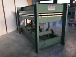 PG828 - 1105Pressa a piani caldi marca Orma