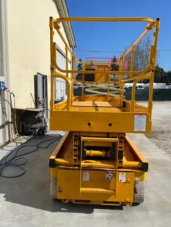 8#5755 Piattaforma aerea verticale Haulotte Compact
