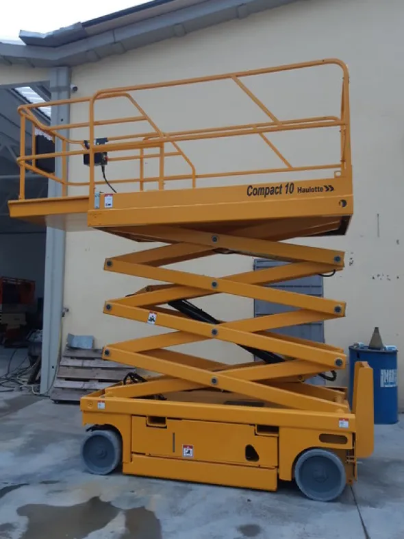 1#4994 Piattaforma aerea verticale a pantografo Haulotte Compact 10