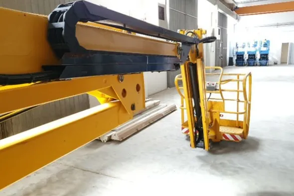 7#4535 Piattaforma elettrica Haulotte HA15IP