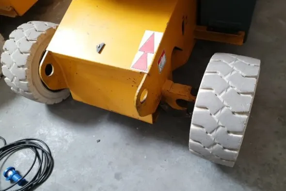 7#4535 Piattaforma elettrica Haulotte HA15IP