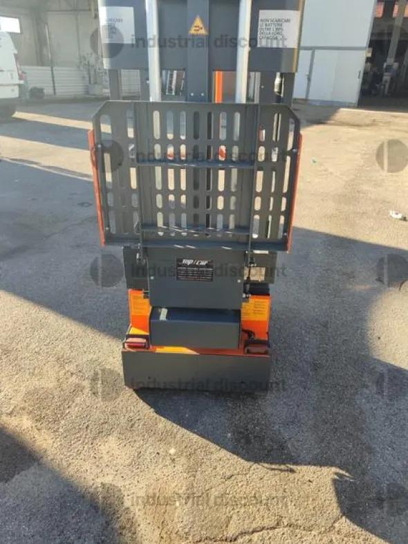 3#9821 Piattaforma elevatore monoposto Faraone