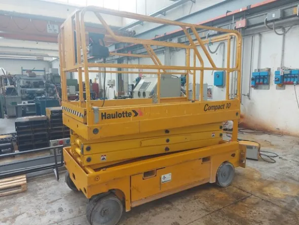 5#7923 Piattaforma elevatrice Haulotte Compact 10
