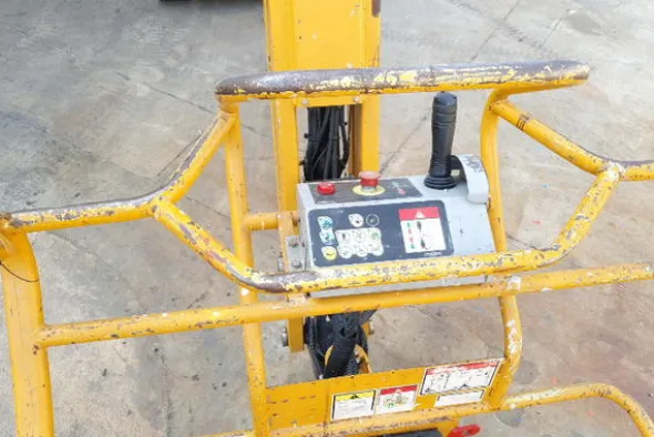 4#4535 Piattaforma semovente articolata elettrica Haulotte HA15 ip
