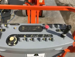 1#5501 Piattaforma semovente articolata JLG E300AJ
