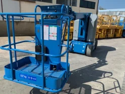 2#4535 Piattaforma semovente girevole articolata Genie z-30/20n