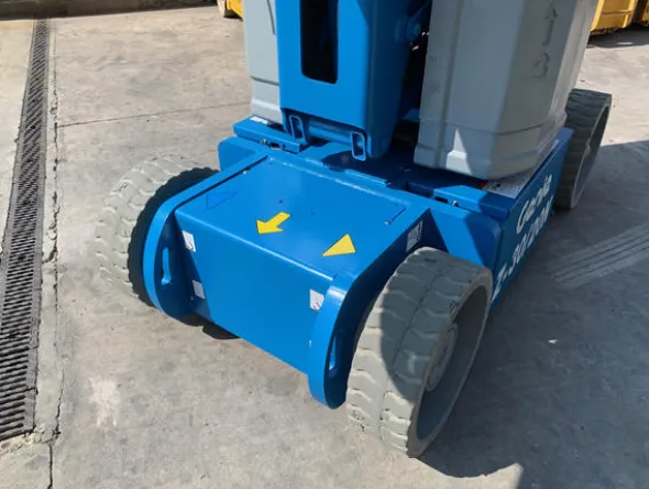 2#4535 Piattaforma semovente girevole articolata Genie z-30/20n