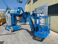 2#4535 Piattaforma semovente girevole articolata Genie z-30/20n