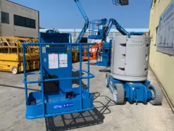 2#4535 Piattaforma semovente girevole articolata Genie z-30/20n