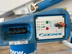8#10300 Piattaforma Socage montata su Nissan Cabstar