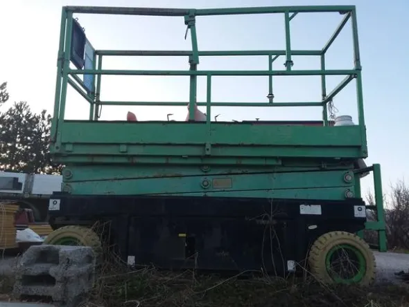11#4045 Piattaforma verticale