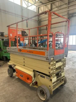 Piattaforma verticale a forbice JLG Modello 3246 ES