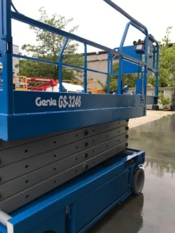 4#4058 Piattaforma verticale a pantografo Genie GS 3246