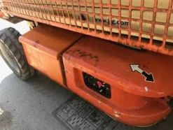 3#2833 Piattaforma verticale a pantografo Jlg 4069LE