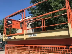 3#2833 Piattaforma verticale a pantografo Jlg 4069LE