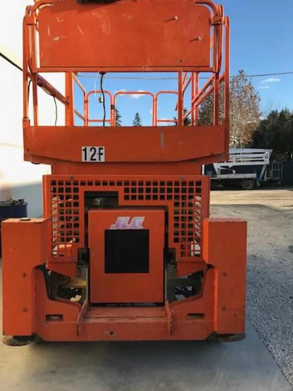 1#3710 Piattaforma verticale a pantografo diesel 4x4 JLG 330 CRT