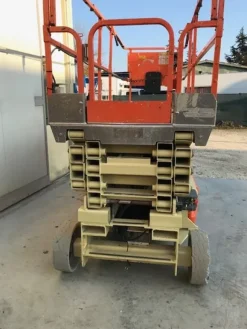 2#5755 Piattaforma verticale JLG 2646ES