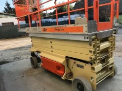 2#5755 Piattaforma verticale JLG 2646ES