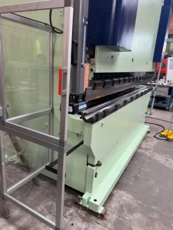 Piegatrice Colgar 3000x180 ton CNC 6 assi revisionata
