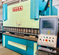 Piegatrice idraulica Gade mod: ps-c 3120