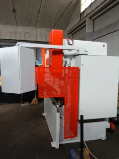 Piegatrice lamiera Beyeler Mod PR 6 2000 x 60 ton