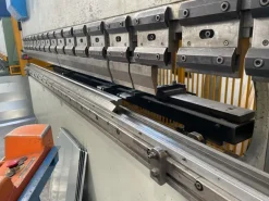 Piegatrice usata IMAL E3A 70-3300 cnc 4 assi