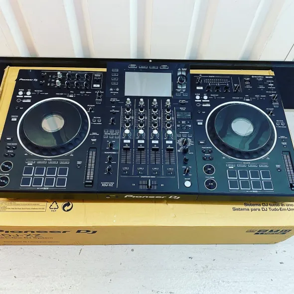 Pioneer DJ OPUS-QUAD, Pioneer XDJ-RX3, Pioneer XDJ-XZ