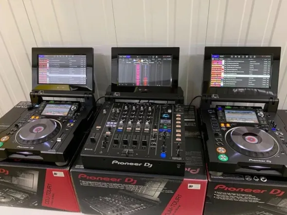 Pioneer DJ OPUS-QUAD, Pioneer XDJ-RX3, Pioneer XDJ-XZ