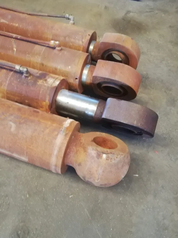 pistoni 3100 mm x 85