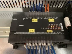 PLC OMRON