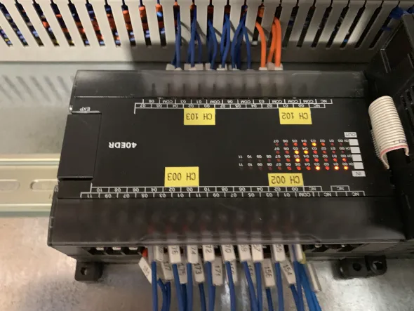 PLC OMRON