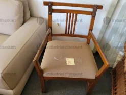 48#9481 Poltrone con mobili accessoti