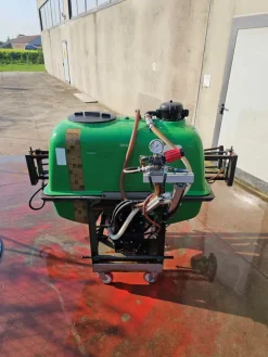 POLVERIZZATORE 400 LT.