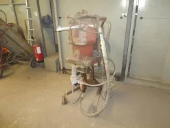 30#3774 Pompa Airless e trabattelli