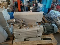 POMPE PER IL VUOTO LEYBOLD (VACUUM PUMP)