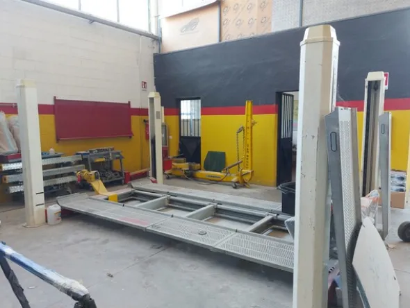 29#7918 Ponte elevatore Car Bench