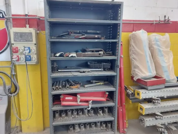 29#7918 Ponte elevatore Car Bench