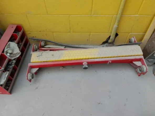 29#7918 Ponte elevatore Car Bench