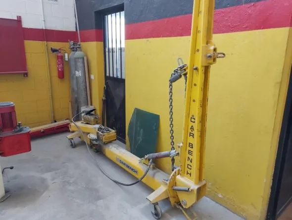 29#7918 Ponte elevatore Car Bench