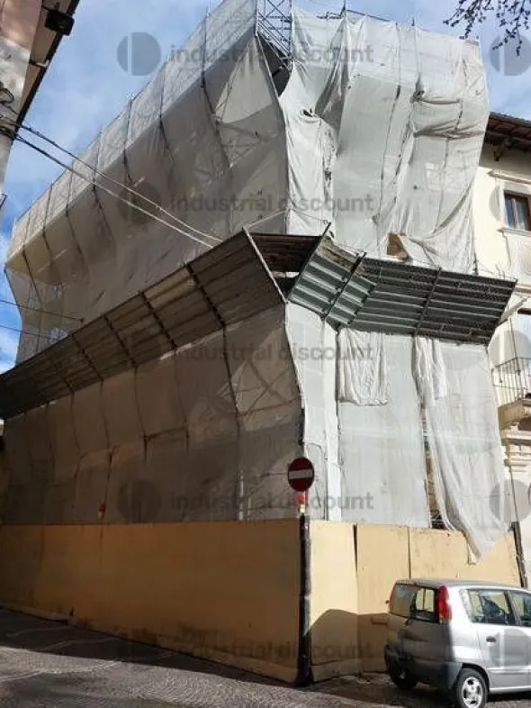 19#8924 Ponteggio in cantiere