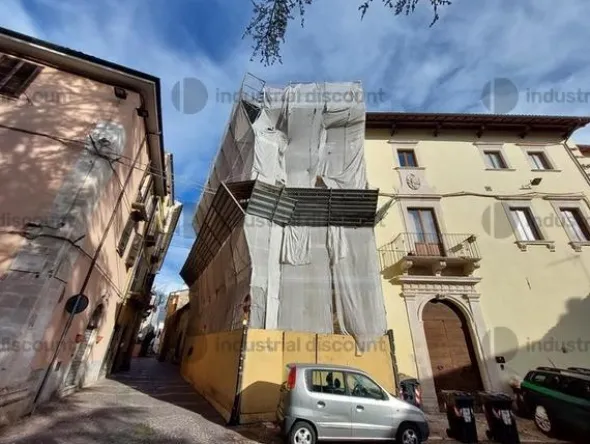 19#8924 Ponteggio in cantiere