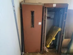 9#7404 Porte semiautomatiche e telai per porte per ascensori