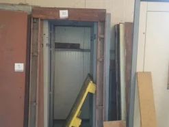 9#7404 Porte semiautomatiche e telai per porte per ascensori