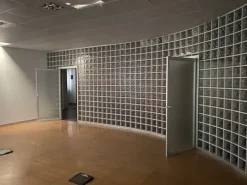 #2536069 Porzione di capannone con laboratori e uffici