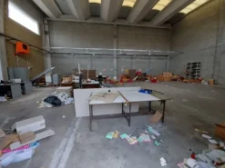 #12278 Porzione di capannone con servizi